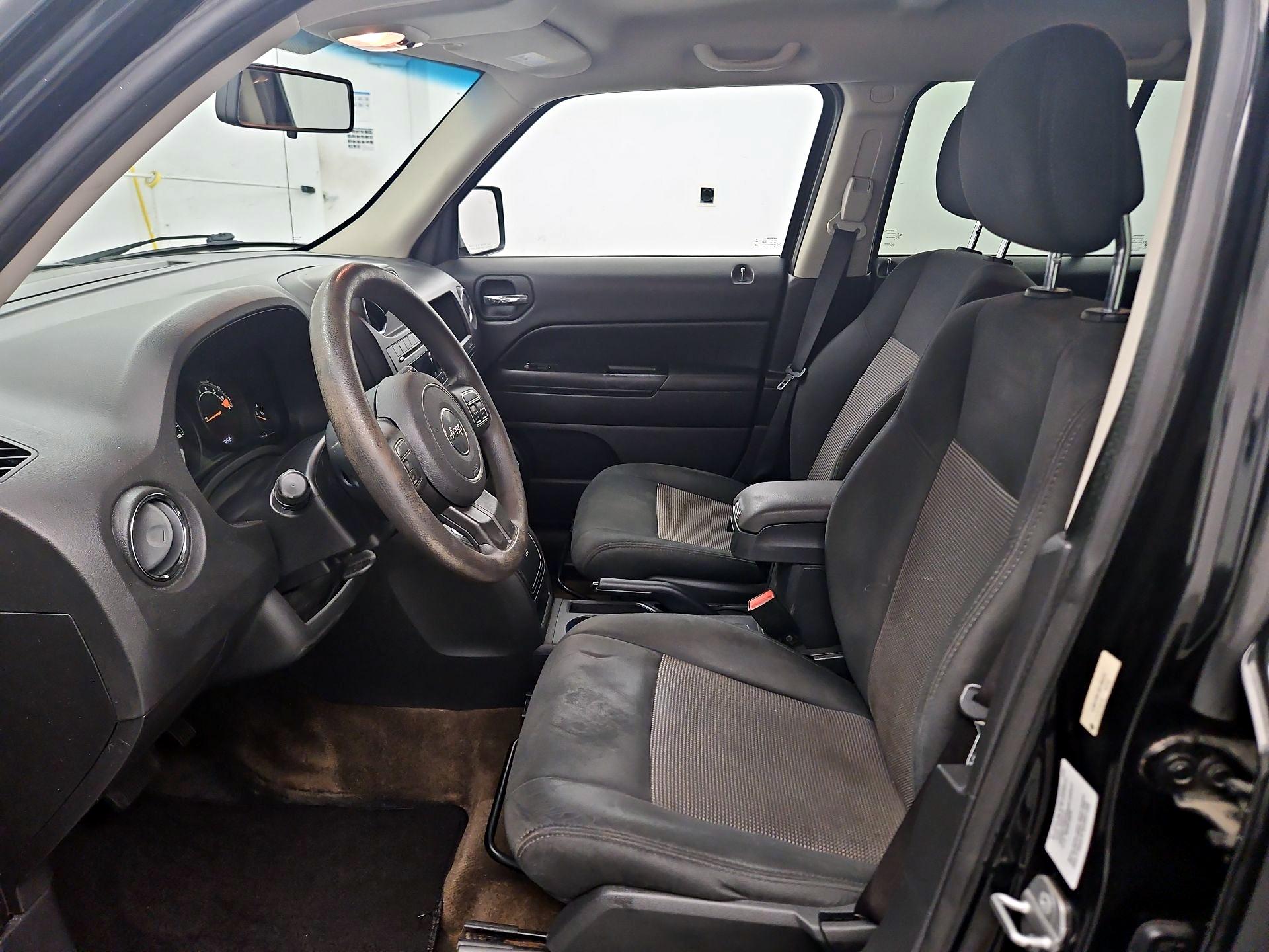 Thumbnail: 2014 Jeep Patriot - 11