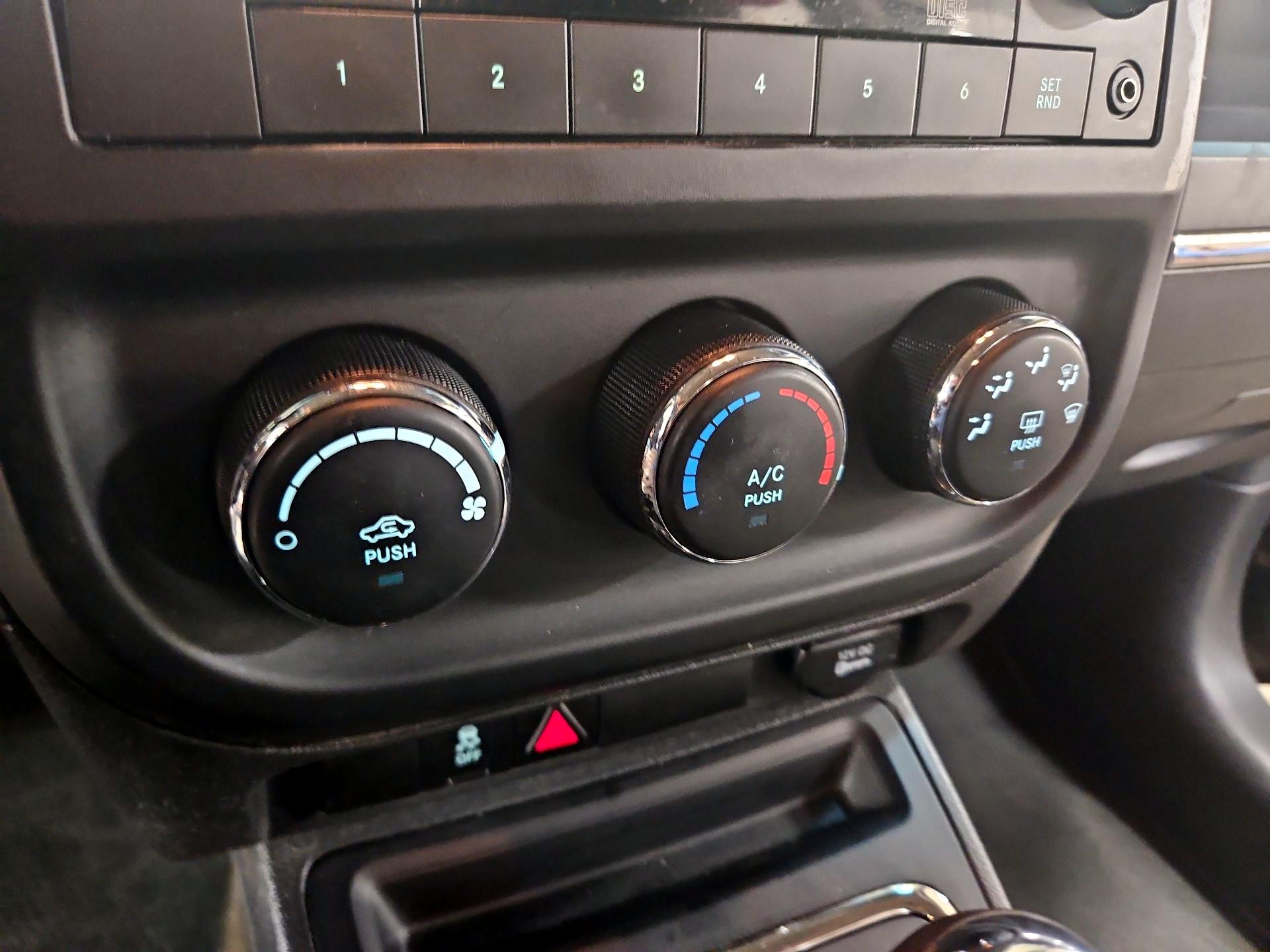 Thumbnail: 2014 Jeep Patriot - 14