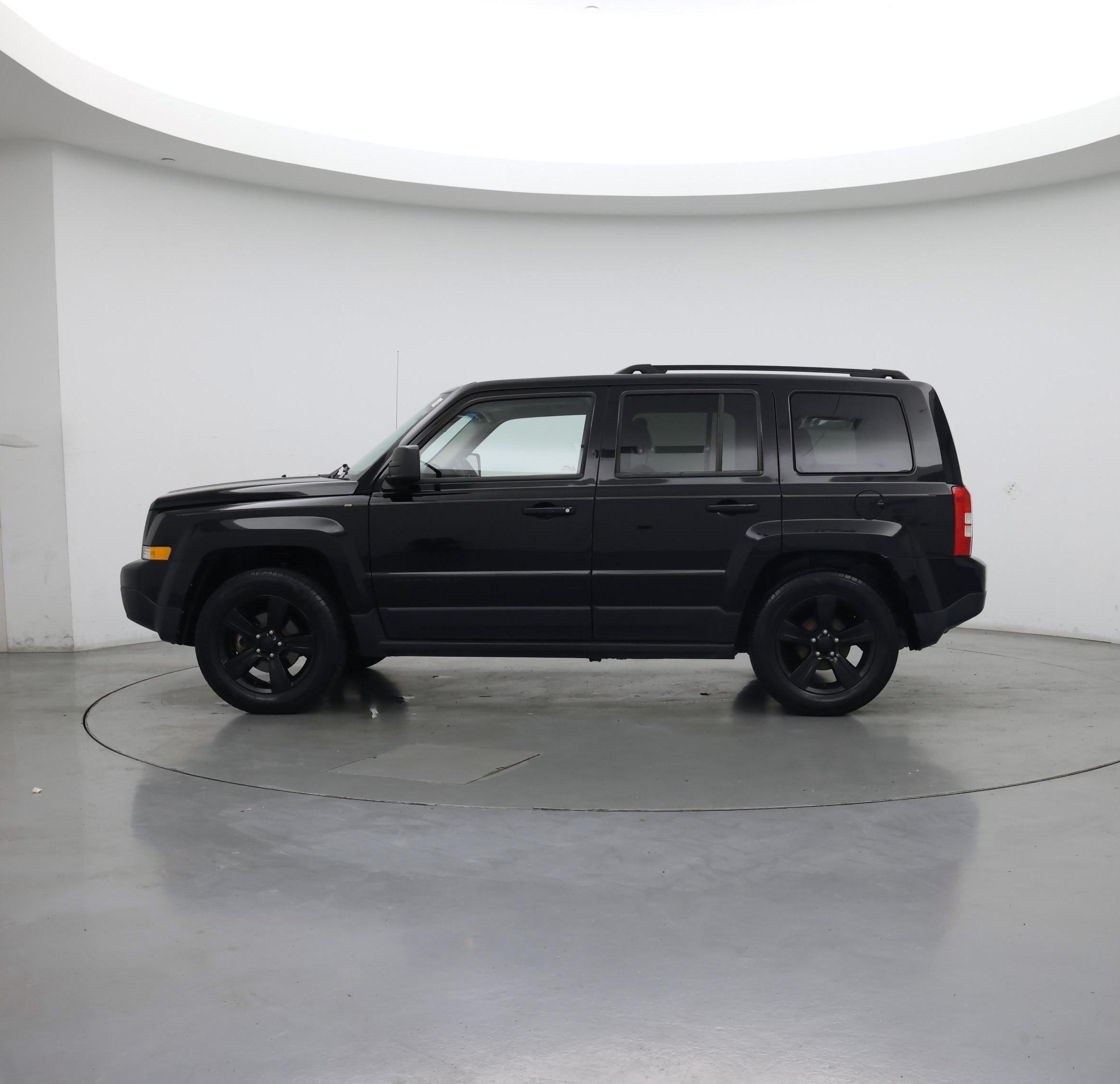 Thumbnail: 2014 Jeep Patriot - 3
