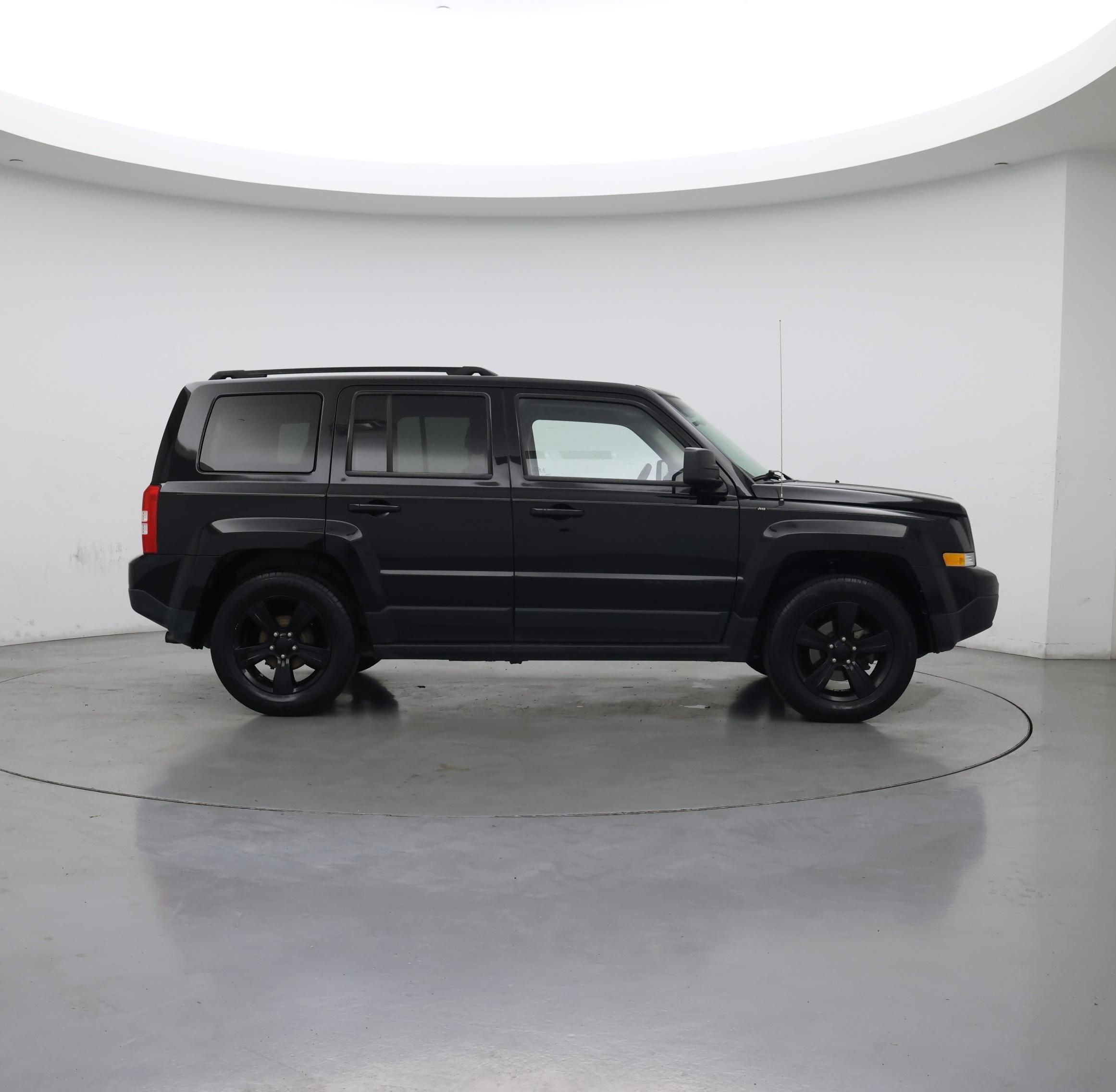 Thumbnail: 2014 Jeep Patriot - 7