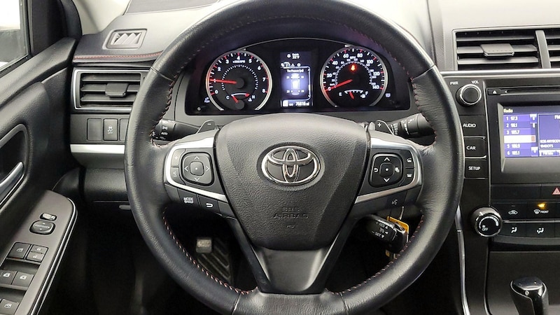 2016 Toyota Camry SE 10