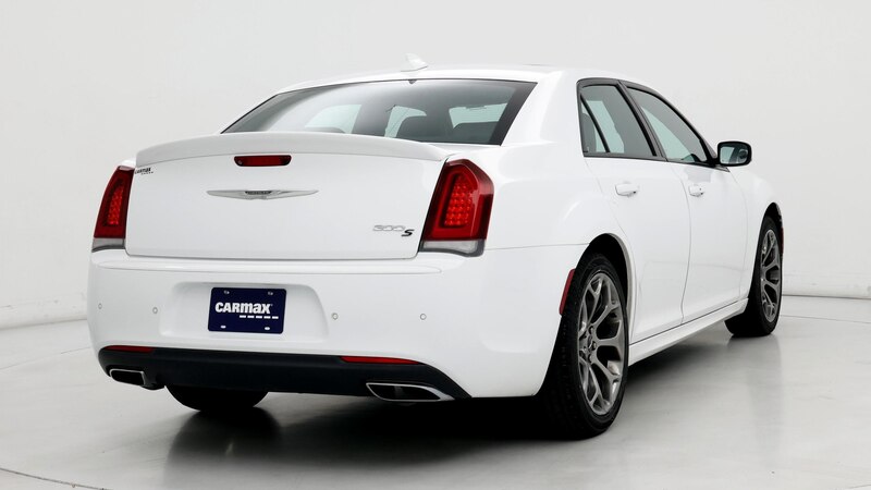 2018 Chrysler 300 S 8