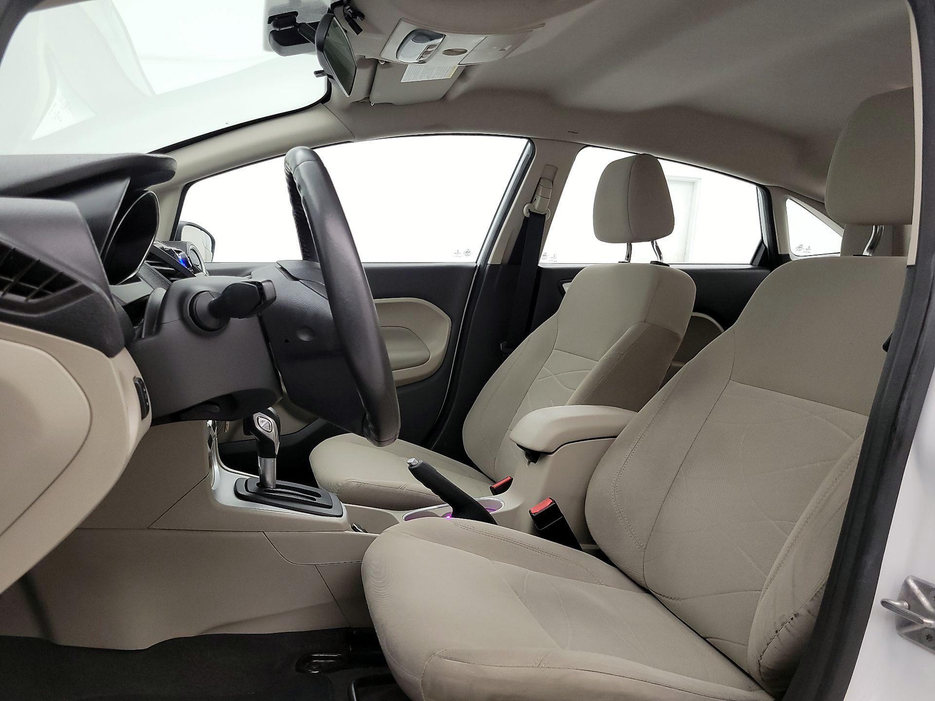 Thumbnail: 2016 Ford Fiesta - 11
