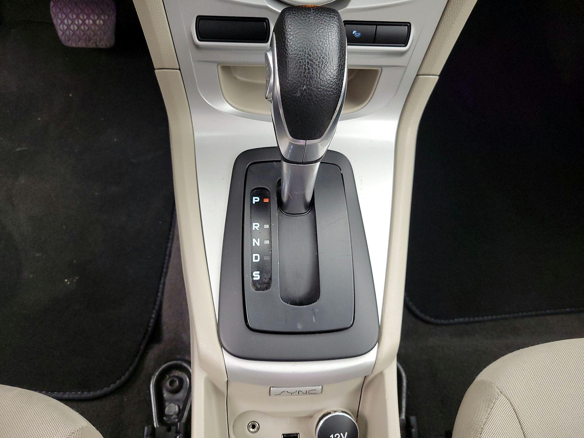 Thumbnail: 2016 Ford Fiesta - 16