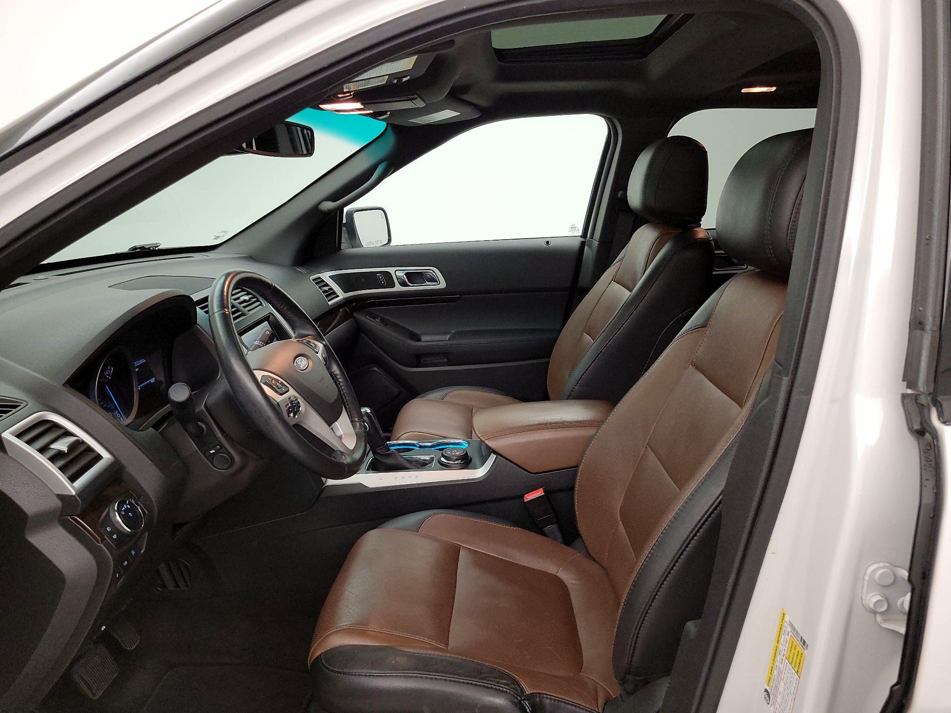 Thumbnail: 2015 Ford Explorer - 11