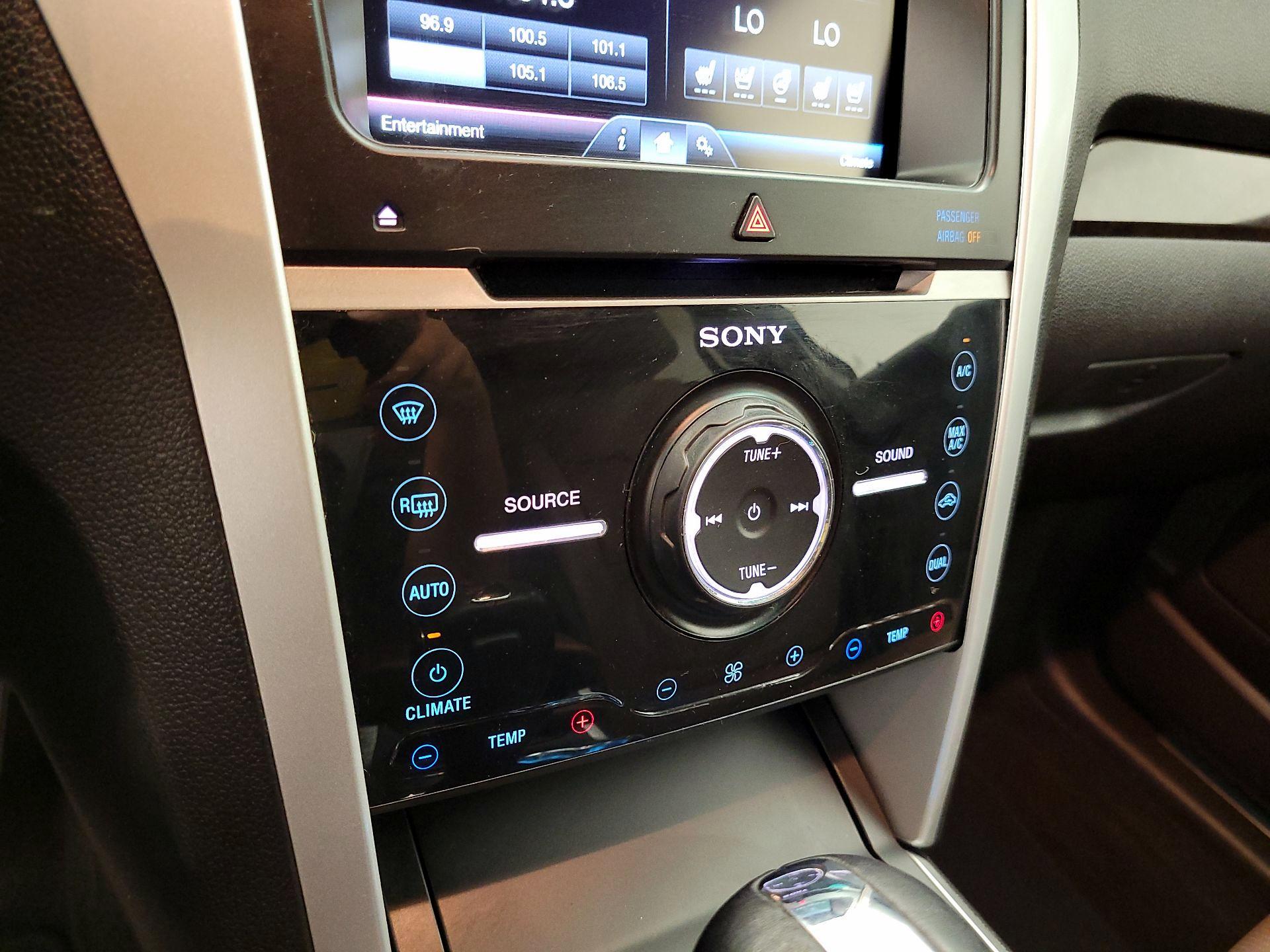 Thumbnail: 2015 Ford Explorer - 17