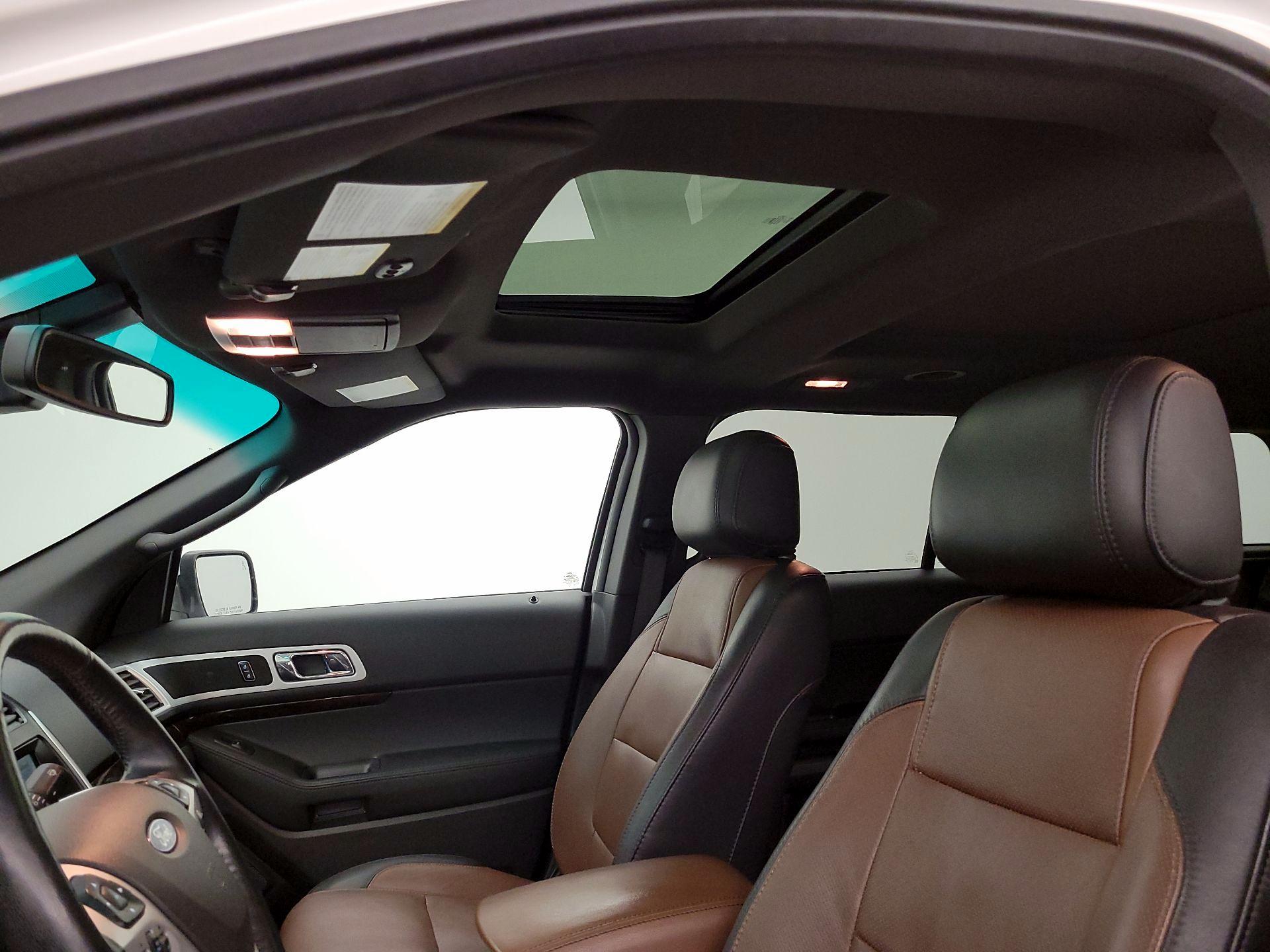 Thumbnail: 2015 Ford Explorer - 20