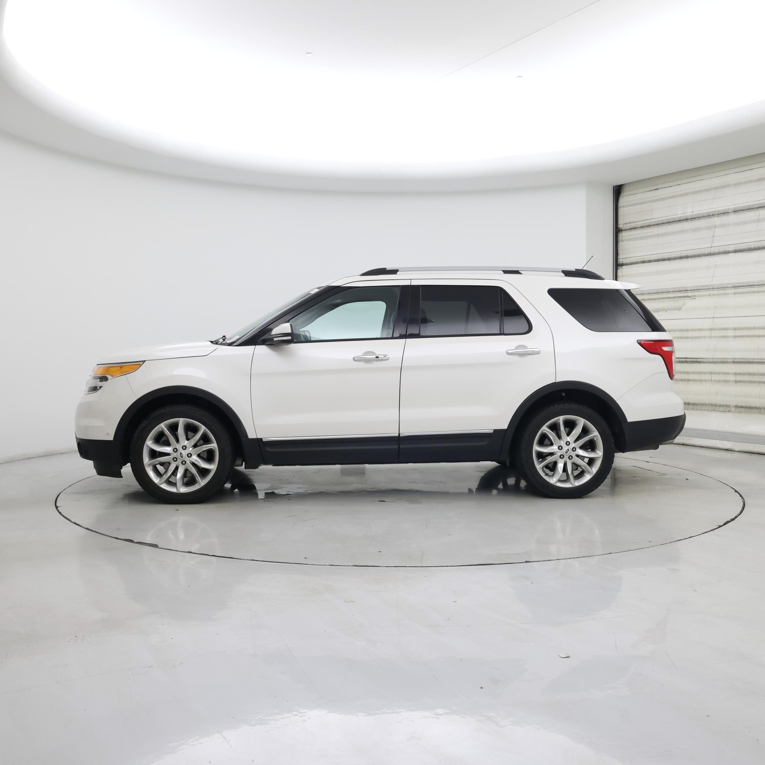 Thumbnail: 2015 Ford Explorer - 3