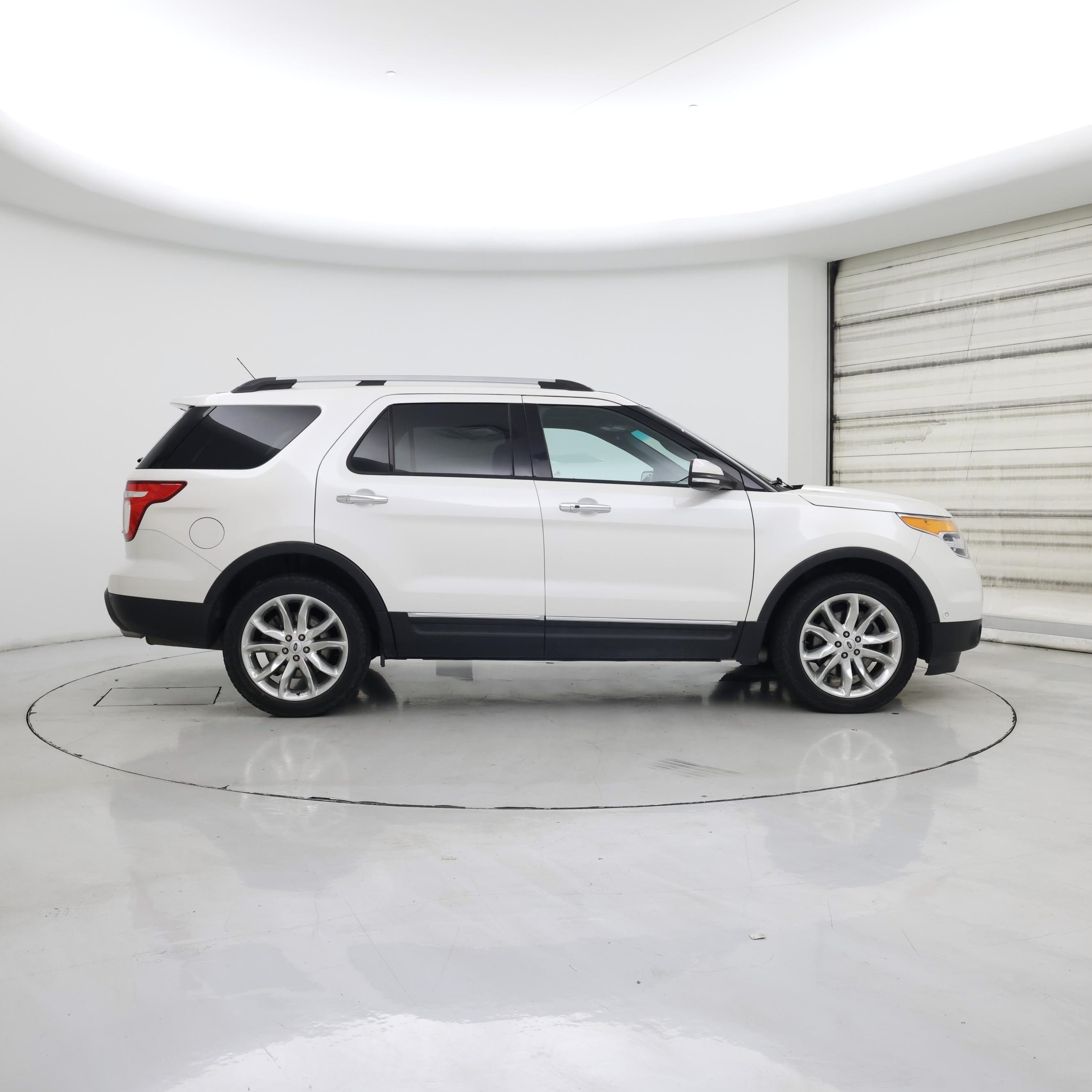 Thumbnail: 2015 Ford Explorer - 7