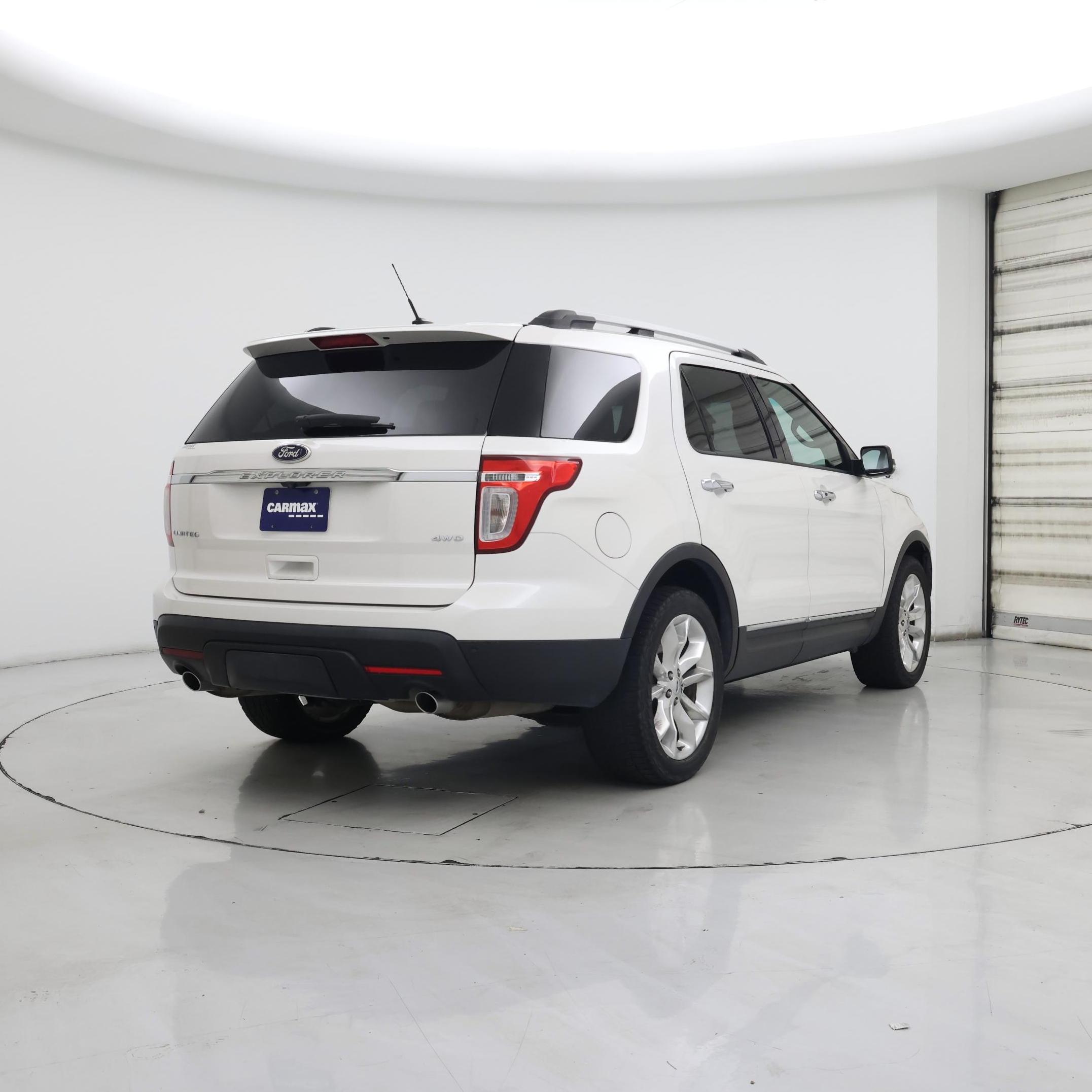 Thumbnail: 2015 Ford Explorer - 8
