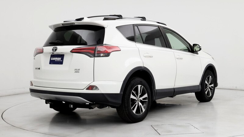 2017 Toyota RAV4 XLE 8