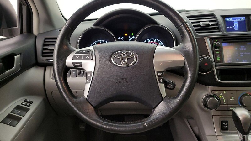 2013 Toyota Highlander SE 10