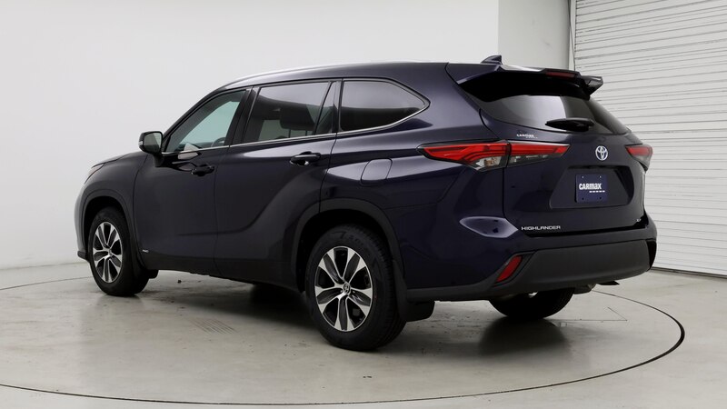 2022 Toyota Highlander XLE 2