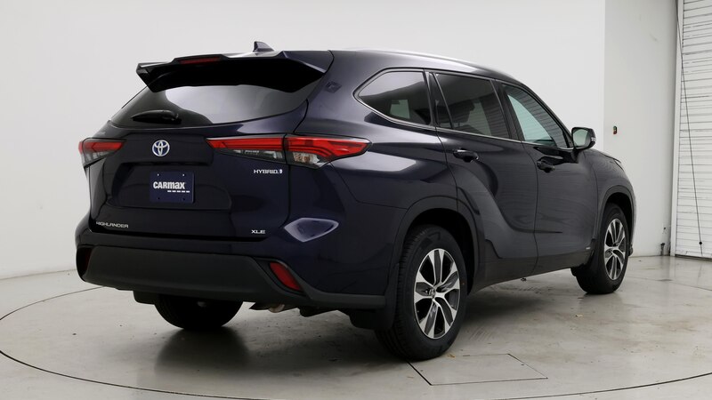 2022 Toyota Highlander XLE 8