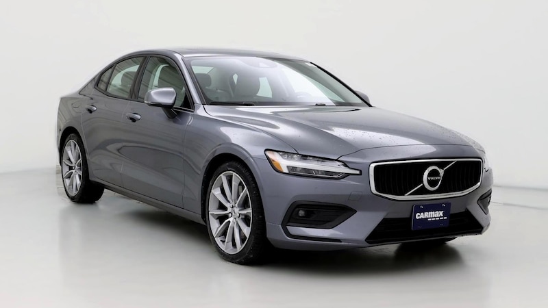 2021 Volvo S60 T6 Momentum Hero Image