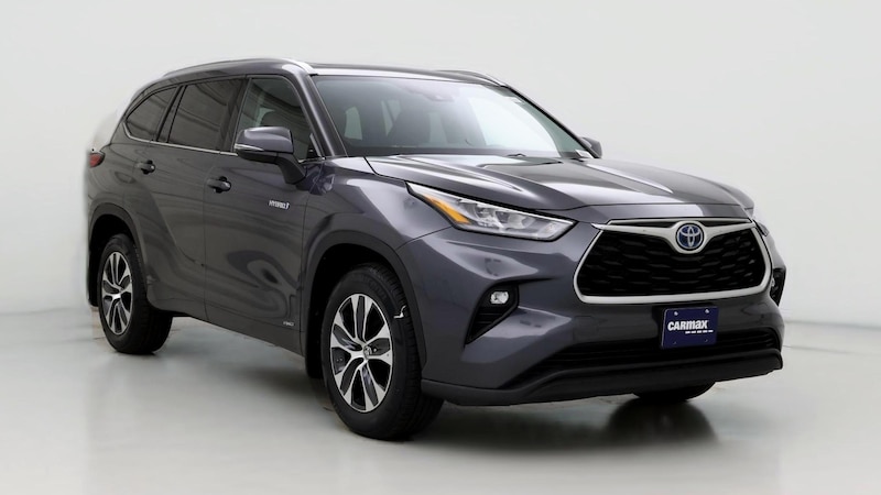 2020 Toyota Highlander XLE Hero Image