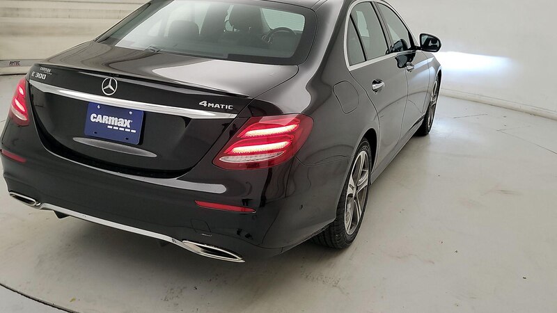 2017 Mercedes-Benz E-Class E 300 5