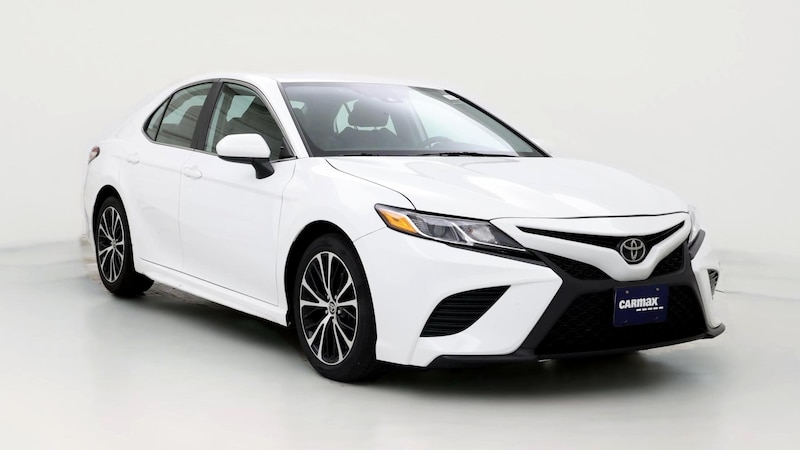 2020 Toyota Camry SE Hero Image