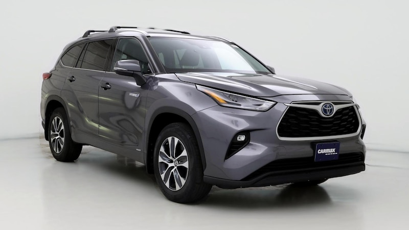 2021 Toyota Highlander XLE Hero Image