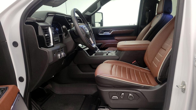 2024 GMC Sierra 2500 Denali 11