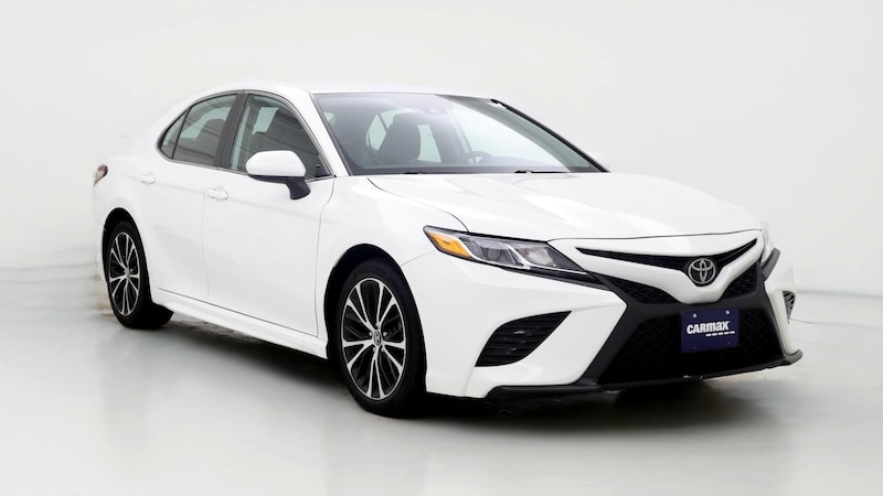 2019 Toyota Camry SE Hero Image