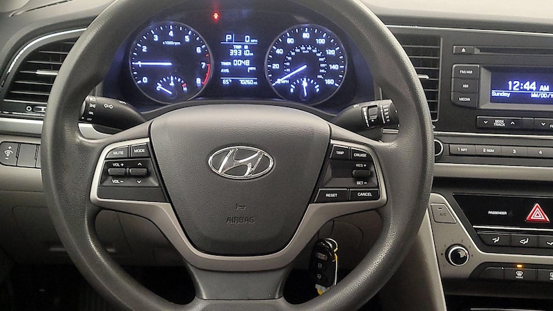 2017 Hyundai Elantra SE 10