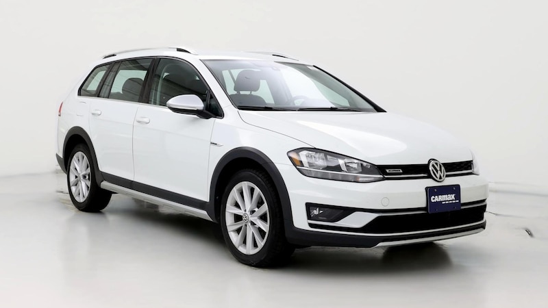 2019 Volkswagen Golf Alltrack S Hero Image