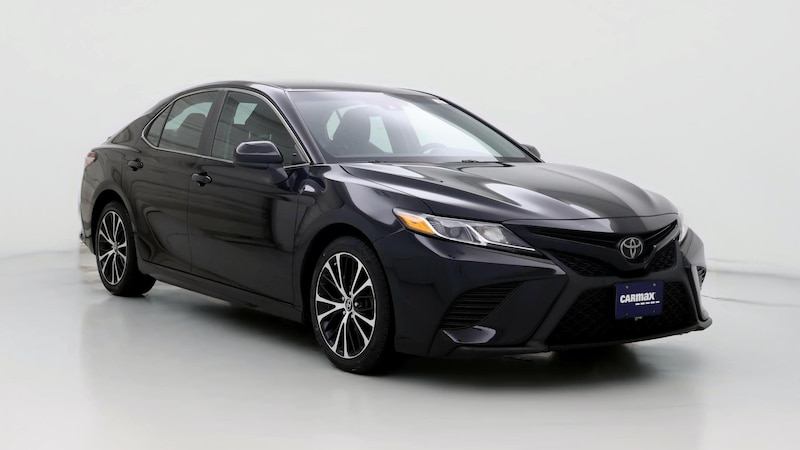 2018 Toyota Camry SE Hero Image