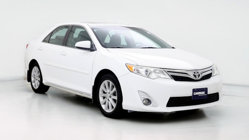 2014 Toyota Camry XLE Hero Image