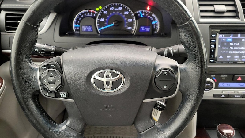 2014 Toyota Camry XLE 10