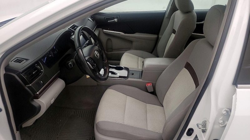 2014 Toyota Camry XLE 11