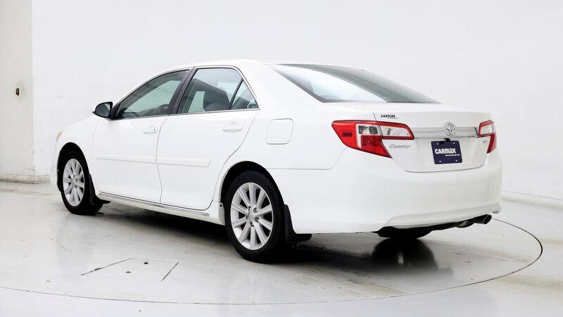 2014 Toyota Camry XLE 2