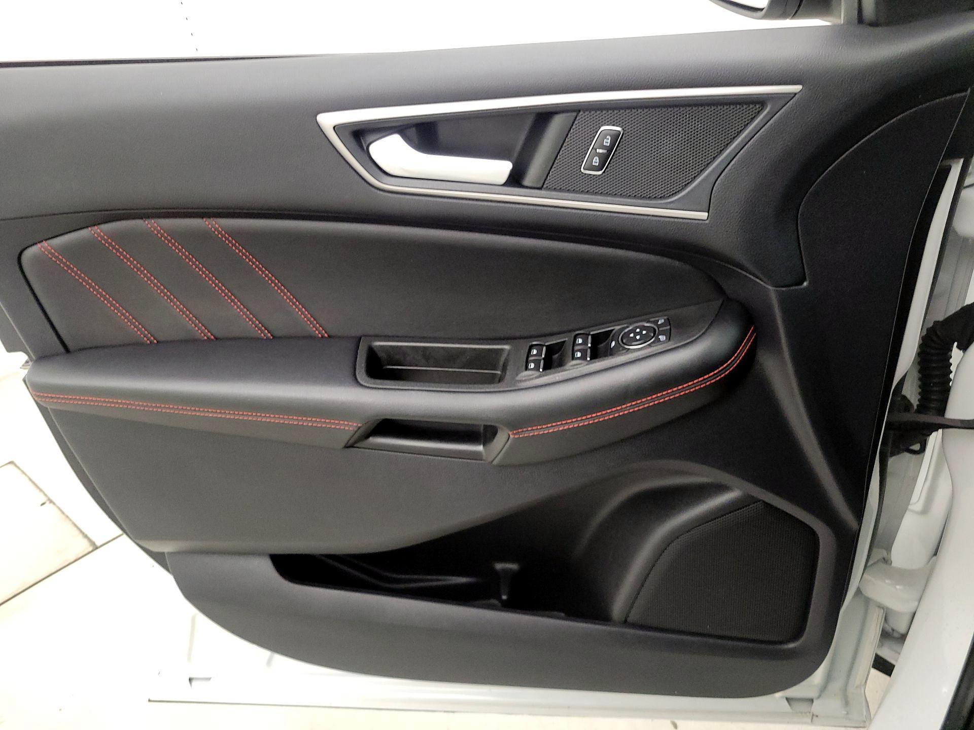 Thumbnail: 2022 Ford Edge - 12