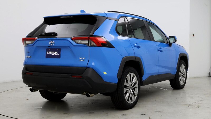 2020 Toyota RAV4 XLE Premium 8