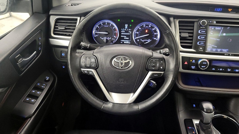 2015 Toyota Highlander Limited Platinum 10