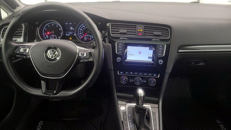 2015 Volkswagen Golf SEL 9