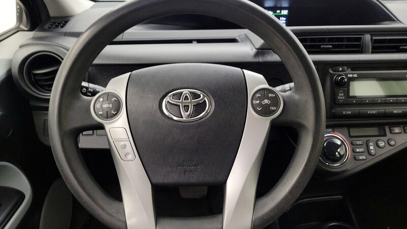 2013 Toyota Prius c One 10