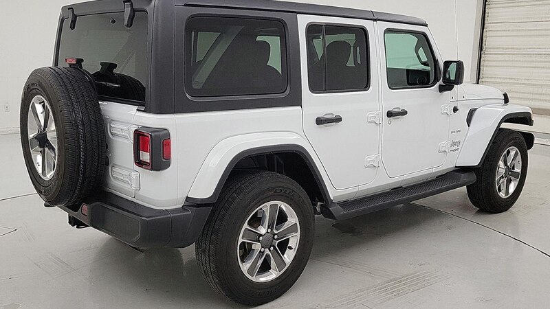 2022 Jeep Wrangler Unlimited Sahara 5