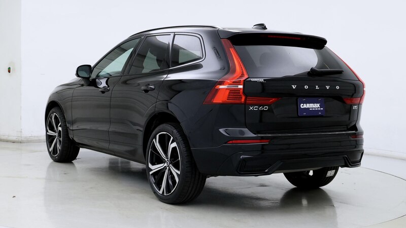 2022 Volvo XC60 B5 R-Design 2