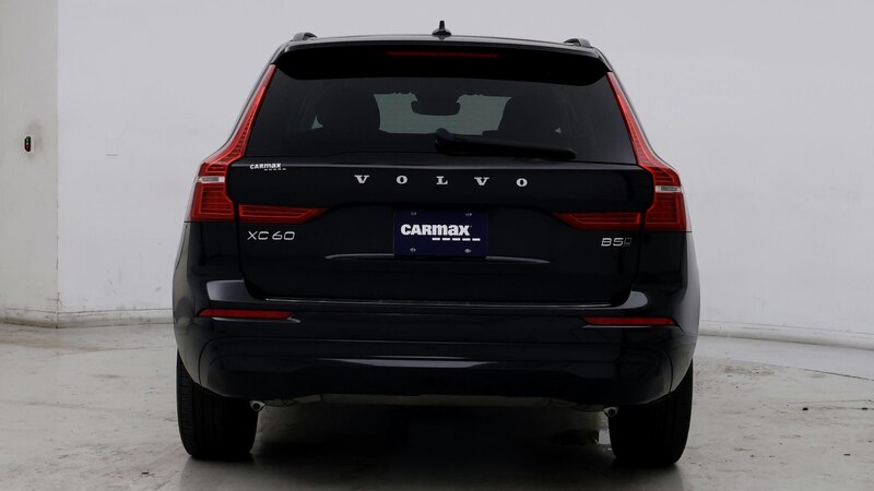 2022 Volvo XC60 B5 Momentum 6