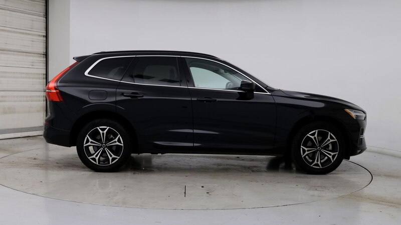 2022 Volvo XC60 B5 Momentum 7