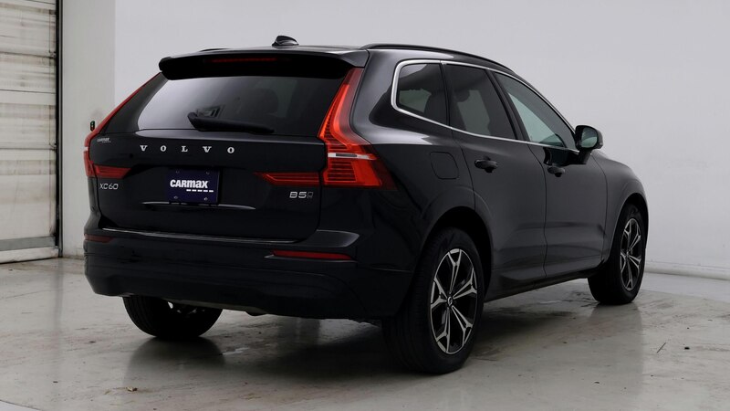 2022 Volvo XC60 B5 Momentum 8