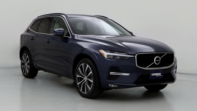 2022 Volvo XC60 B5 Momentum Hero Image