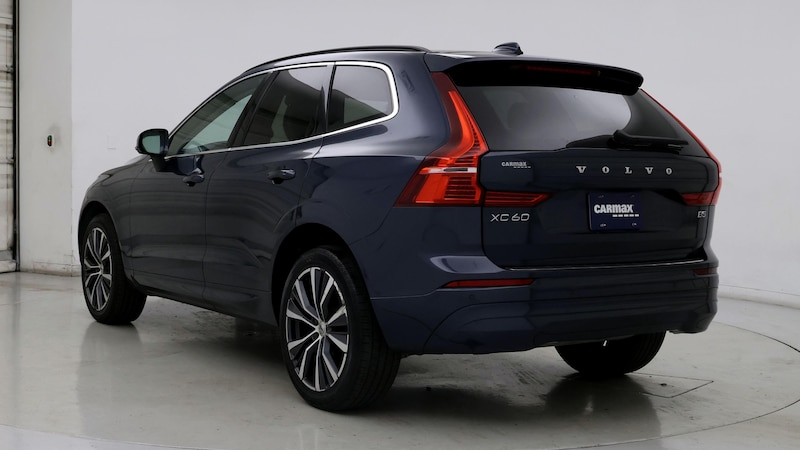 2022 Volvo XC60 B5 Momentum 2