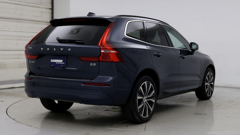 2022 Volvo XC60 B5 Momentum 8