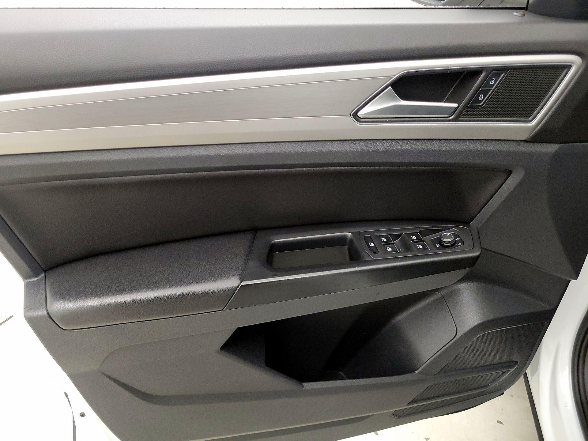 Thumbnail: 2018 Volkswagen Atlas - 12