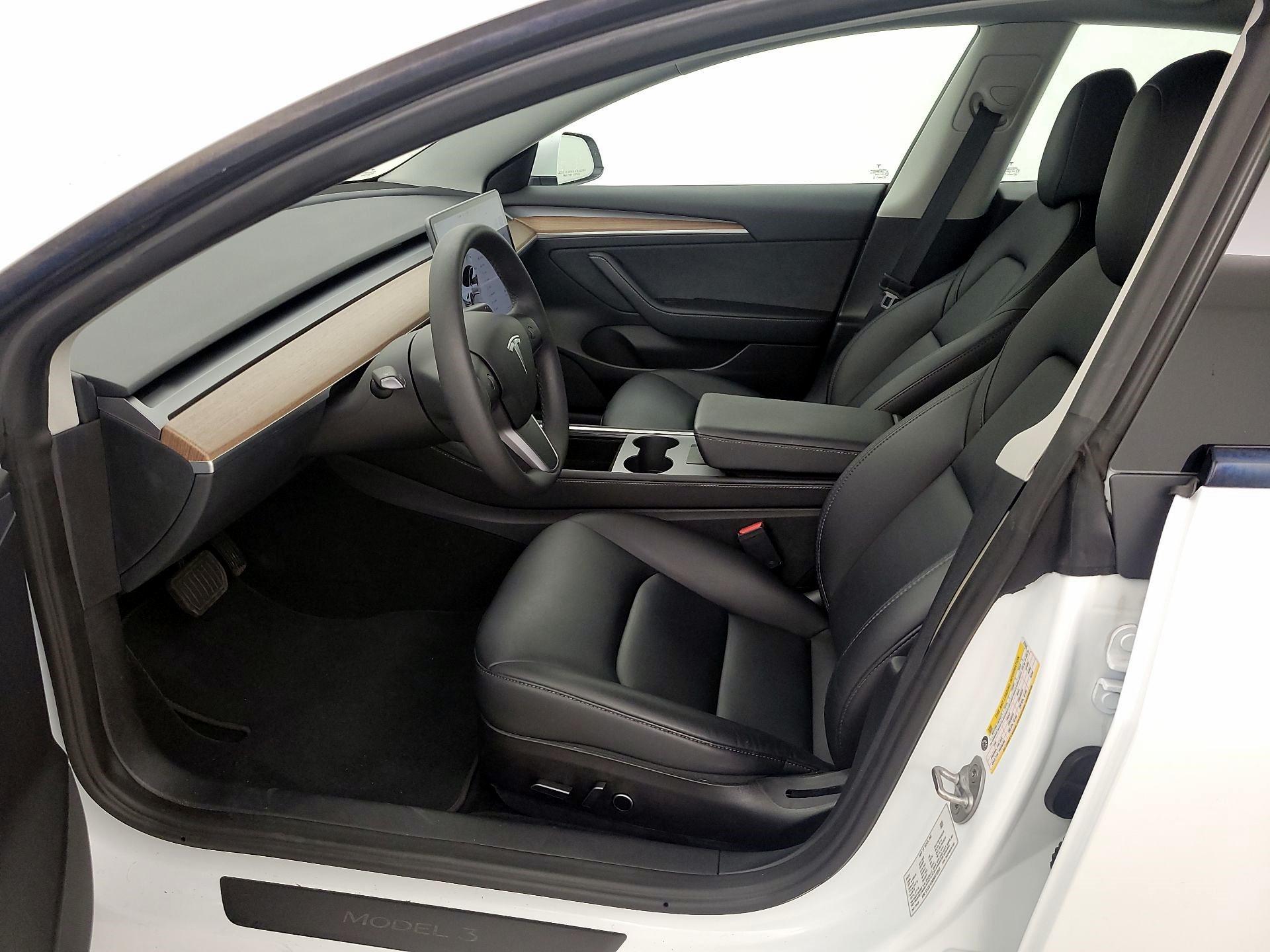 Thumbnail: 2022 Tesla Model 3 - 11