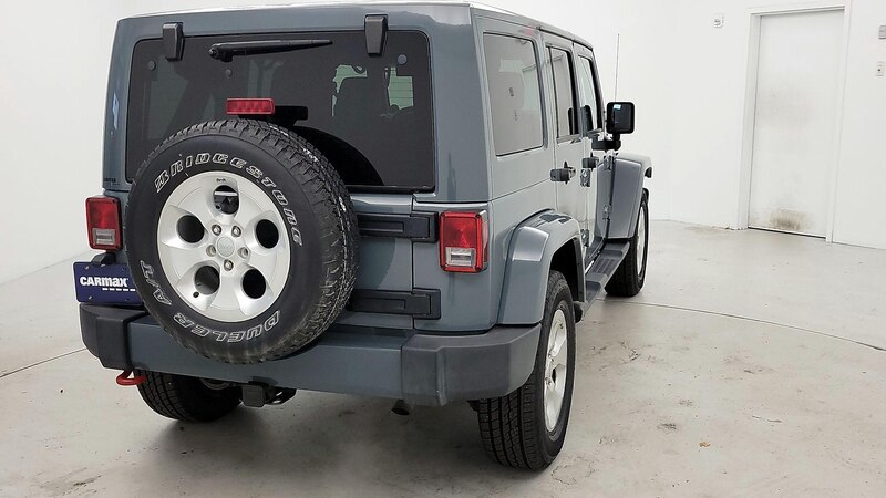 2014 Jeep Wrangler Unlimited Sahara 5