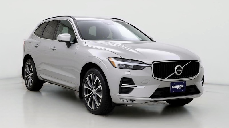 2022 Volvo XC60 B5 Momentum Hero Image