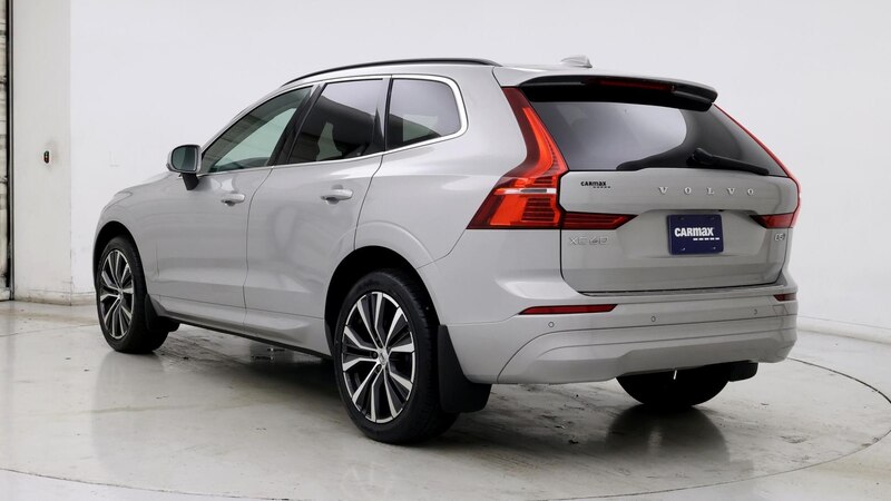 2022 Volvo XC60 B5 Momentum 2